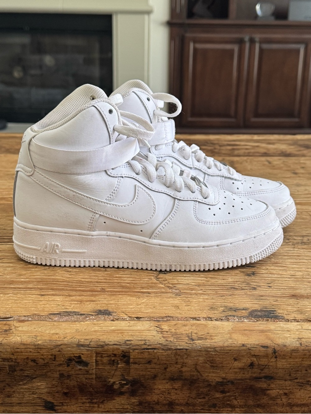 Nike Air Force 1 High - White High Top sneakers, size 6Y